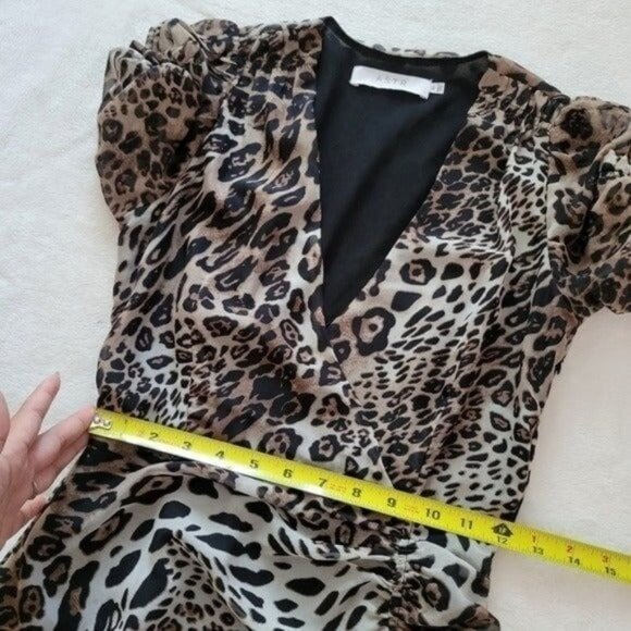 ASTR The Label Short Sleeve Ruched Midi Dress Leopard Print Size XS - Picture 8 of 12